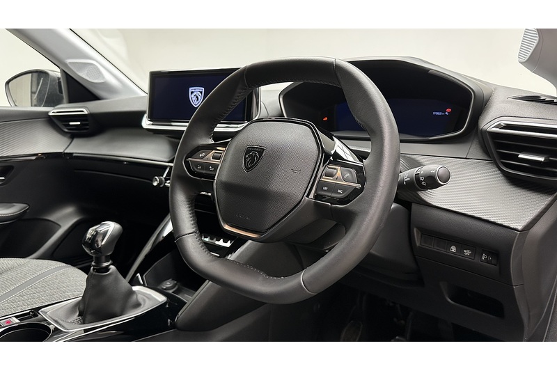 Peugeot 208 PureTech Allure - U4394