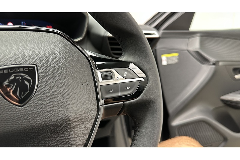 Peugeot 208 PureTech Allure - U4394