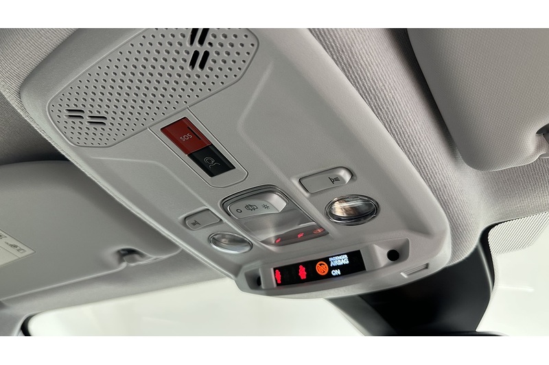 Peugeot 208 PureTech Allure - U4394