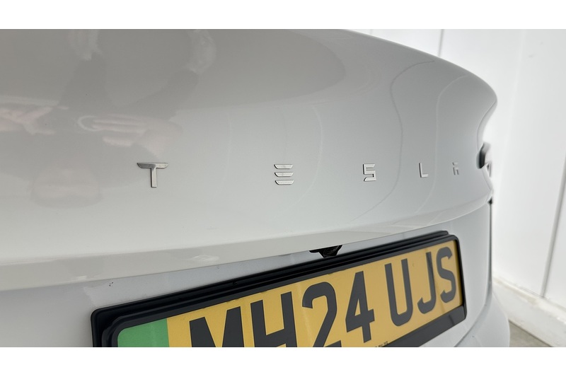 Tesla Model 3  - U4396