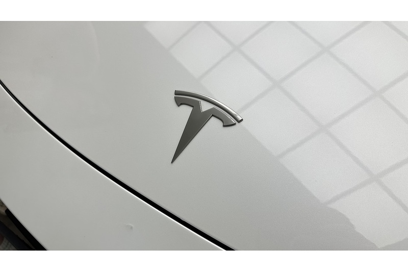 Tesla Model 3  - U4396