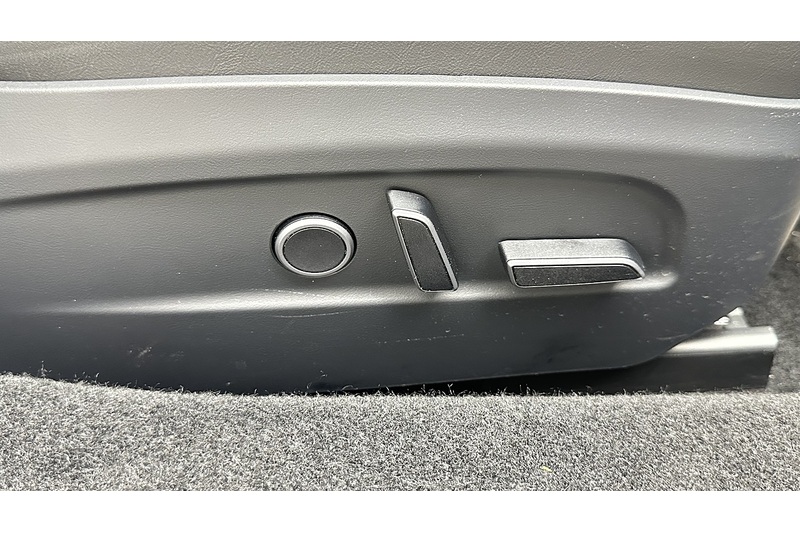 Tesla Model 3  - U4396