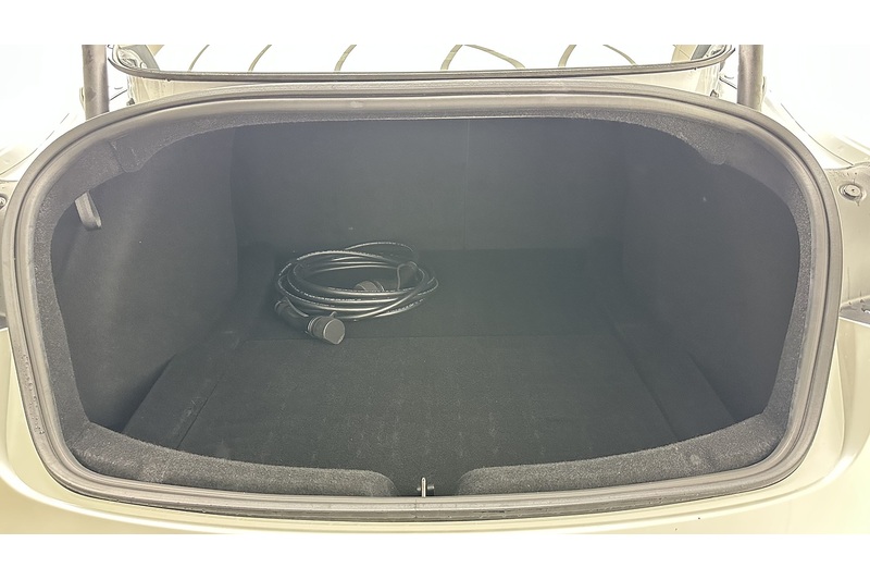 Tesla Model 3  - U4396