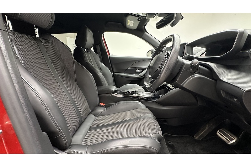 Peugeot E-2008 GT - U4401