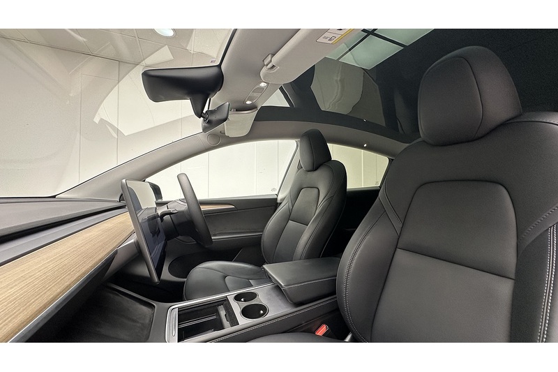 Tesla Model Y Performance - U4415