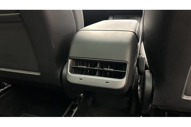 Tesla Model Y Performance - U4415