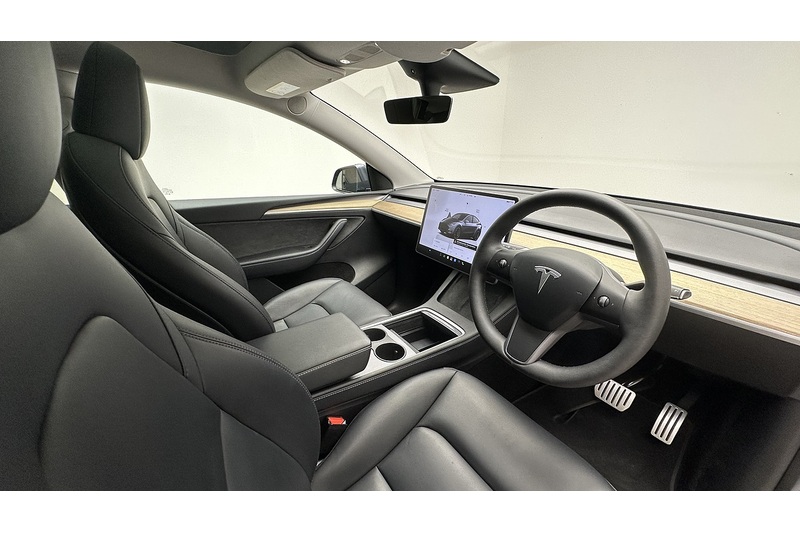 Tesla Model Y Performance - U4415