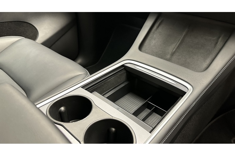 Tesla Model Y Performance - U4415