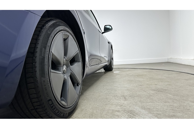 Tesla Model 3  - U4416
