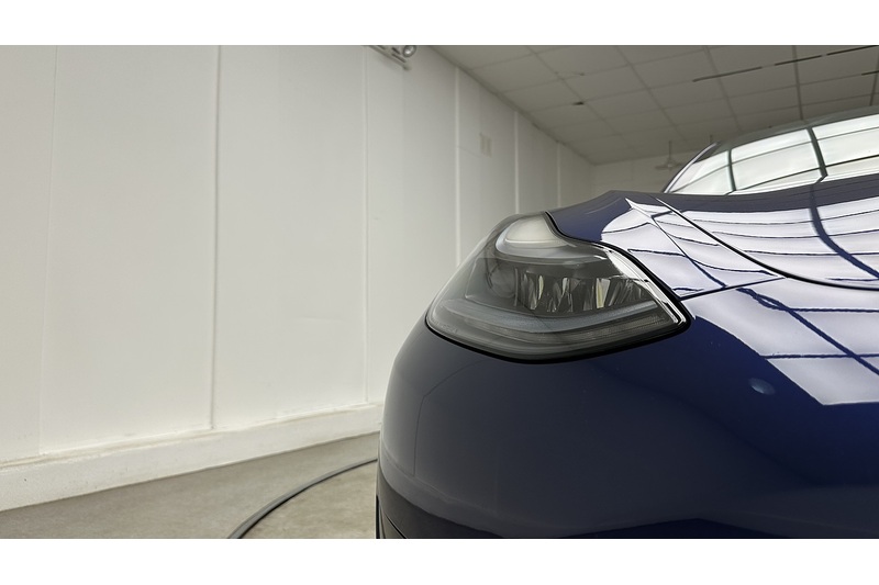 Tesla Model 3  - U4416