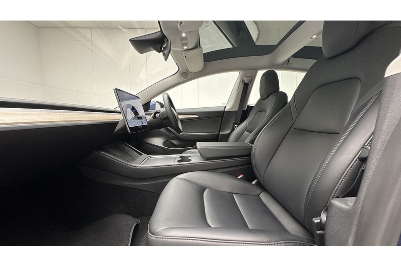 Tesla Model 3  - U4416