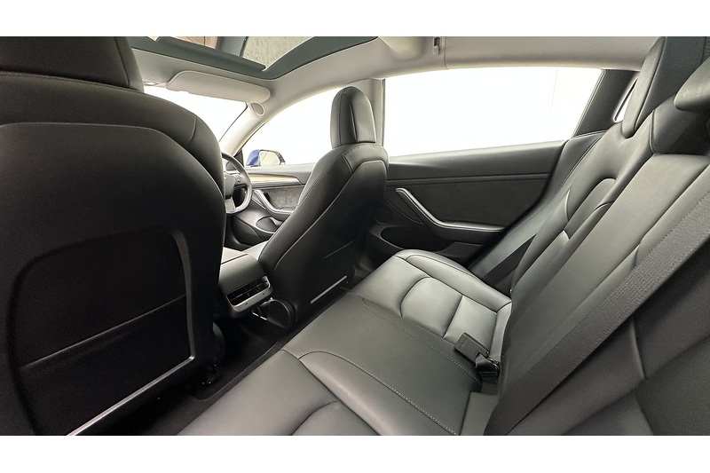 Tesla Model 3  - U4416