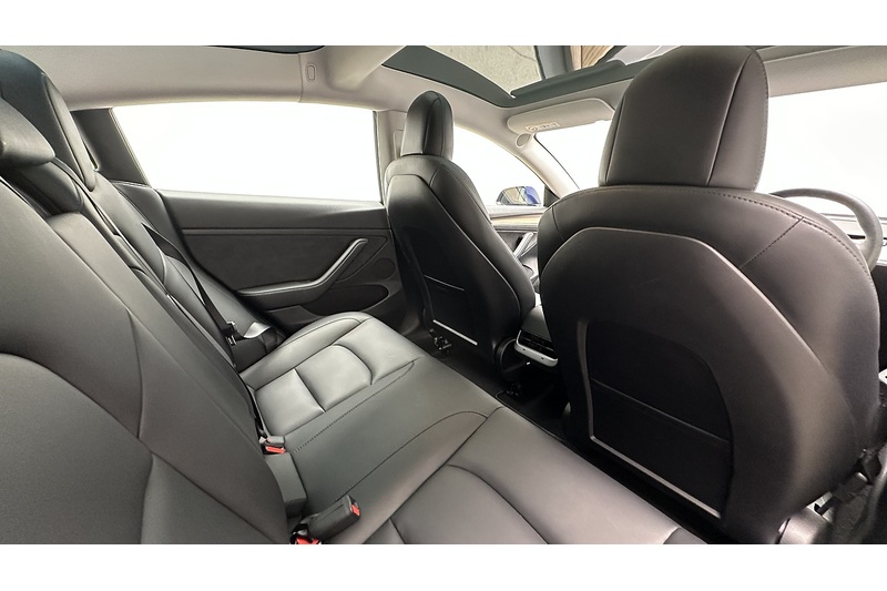 Tesla Model 3  - U4416