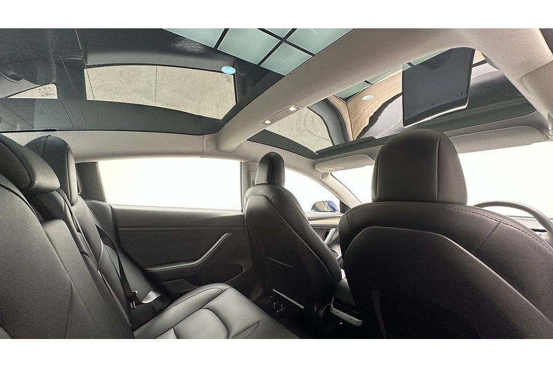 Tesla Model 3  - U4416