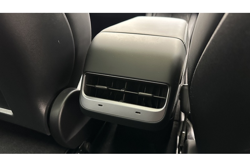 Tesla Model 3  - U4416