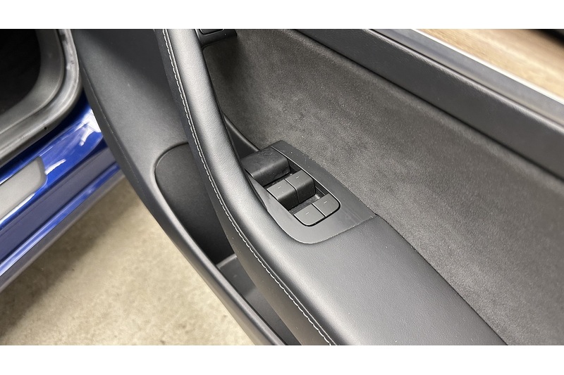 Tesla Model 3  - U4416