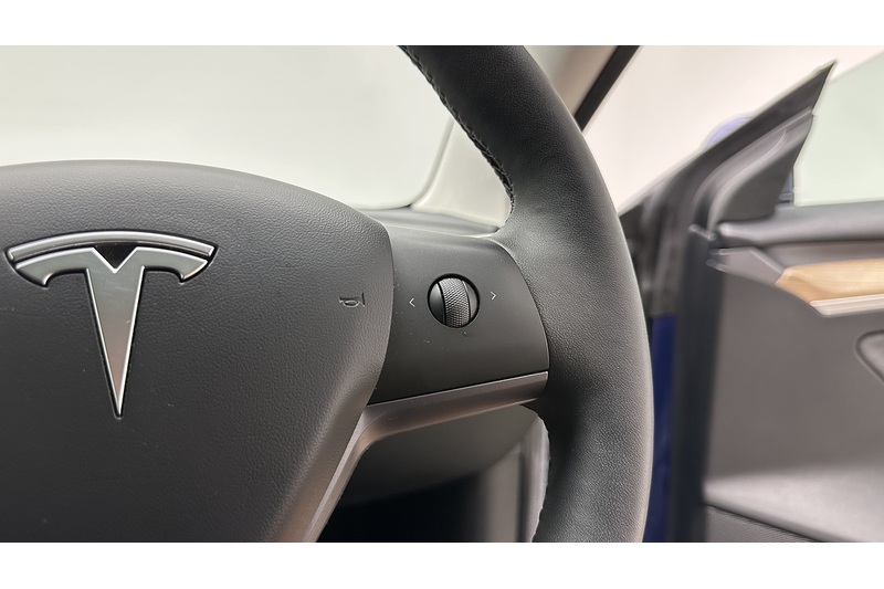 Tesla Model 3  - U4416