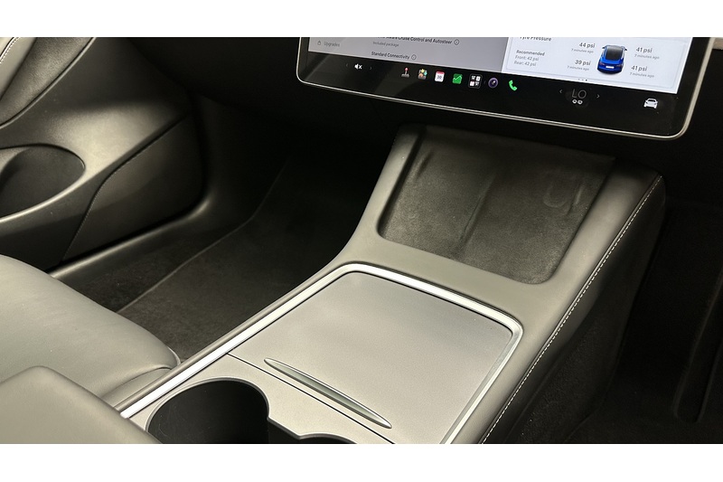 Tesla Model 3  - U4416