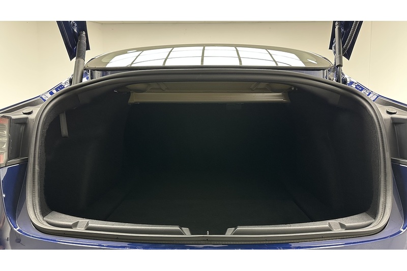 Tesla Model 3  - U4416
