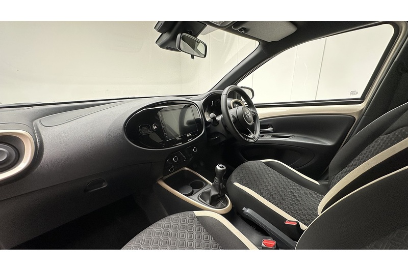 Toyota Aygo X VVT-i Edge - U4432
