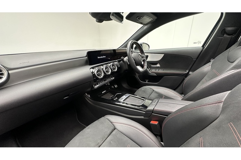 Mercedes-Benz A Class A200h MHEV AMG Line - U4434