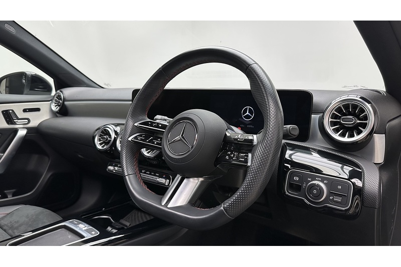 Mercedes-Benz A Class A200h MHEV AMG Line - U4434
