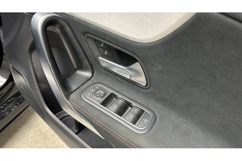 Mercedes-Benz A Class A200h MHEV AMG Line - U4434