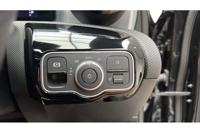 Mercedes-Benz A Class A200h MHEV AMG Line - U4434