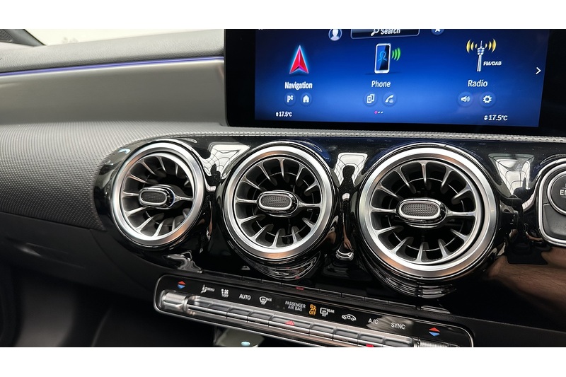 Mercedes-Benz A Class A200h MHEV AMG Line - U4434