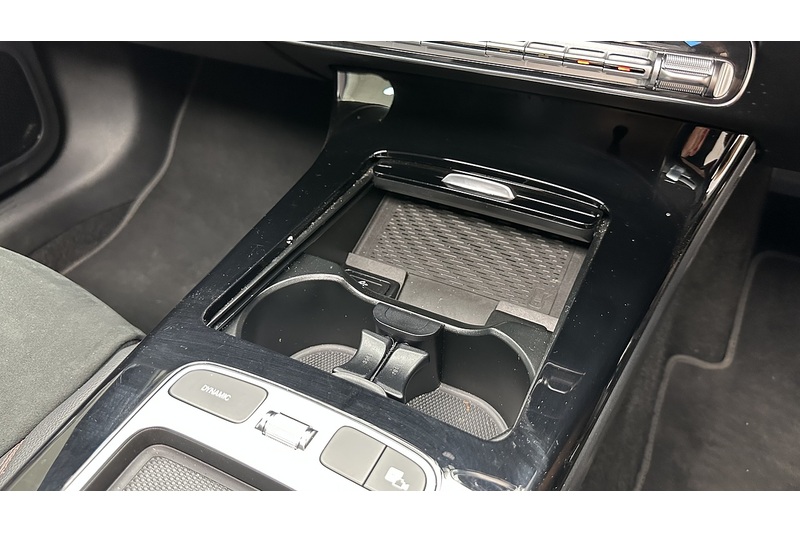 Mercedes-Benz A Class A200h MHEV AMG Line - U4434