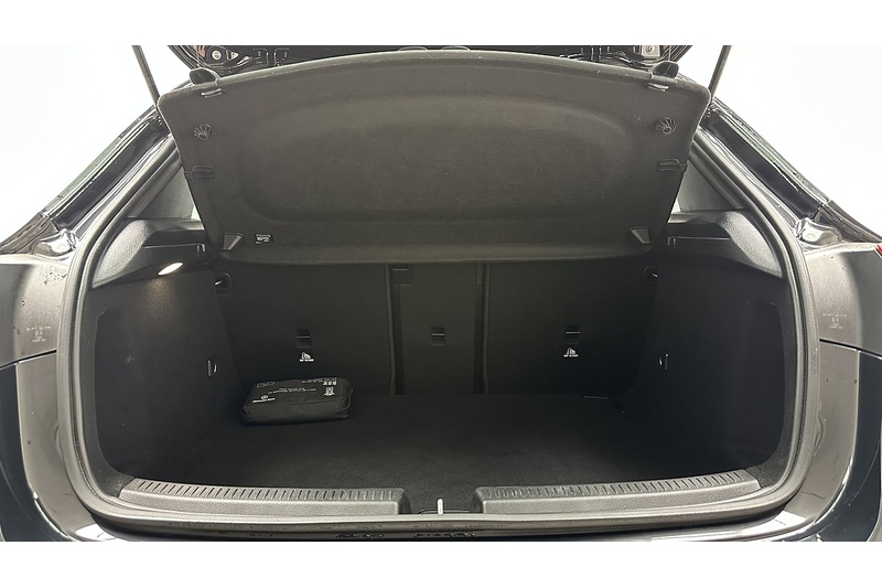 Mercedes-Benz A Class A200h MHEV AMG Line - U4434