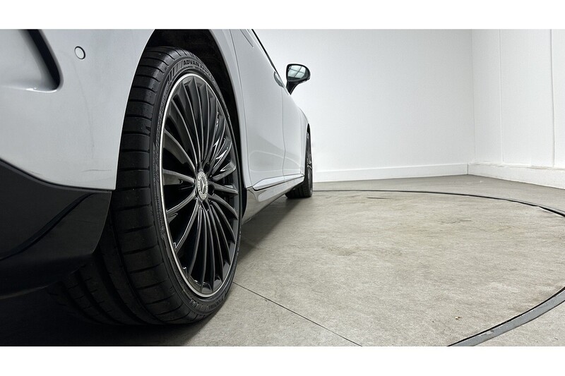 Mercedes-Benz EQE EQE 300 AMG Line - U4435