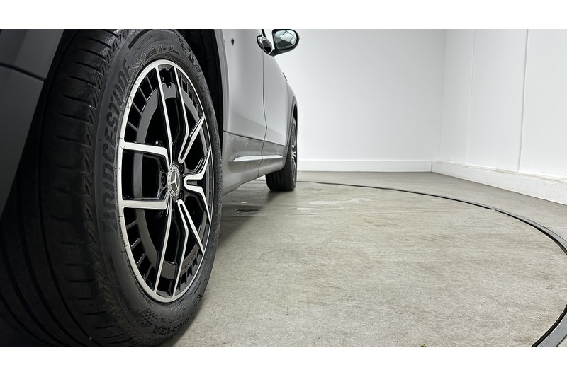 Mercedes-Benz EQB EQB 350 AMG Line - U4436