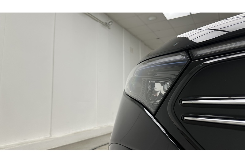 Mercedes-Benz EQB EQB 350 AMG Line - U4436