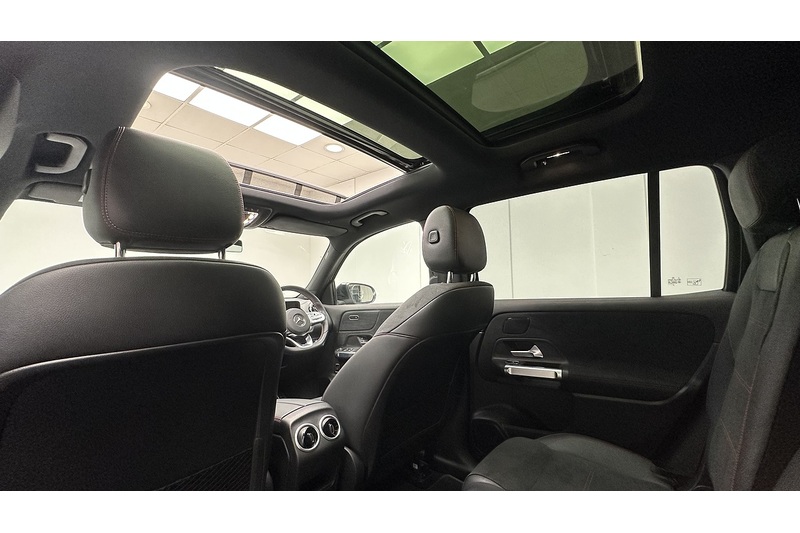 Mercedes-Benz EQB EQB 350 AMG Line - U4436