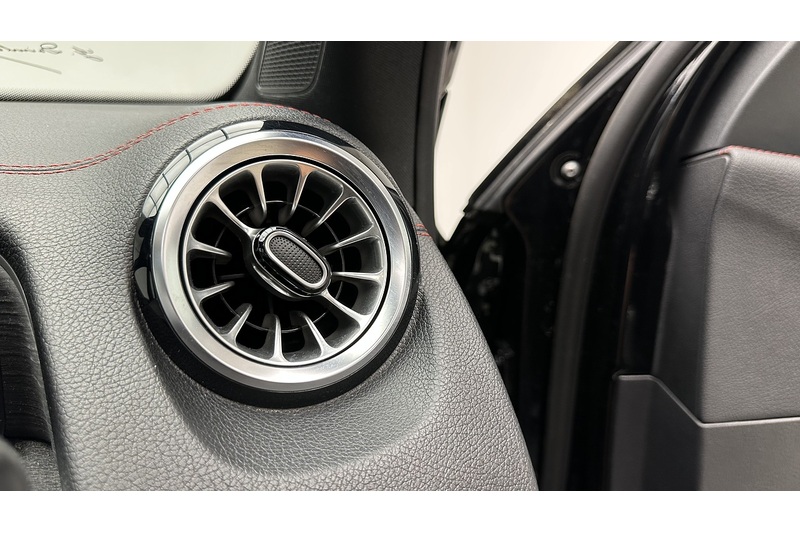Mercedes-Benz EQB EQB 350 AMG Line - U4436
