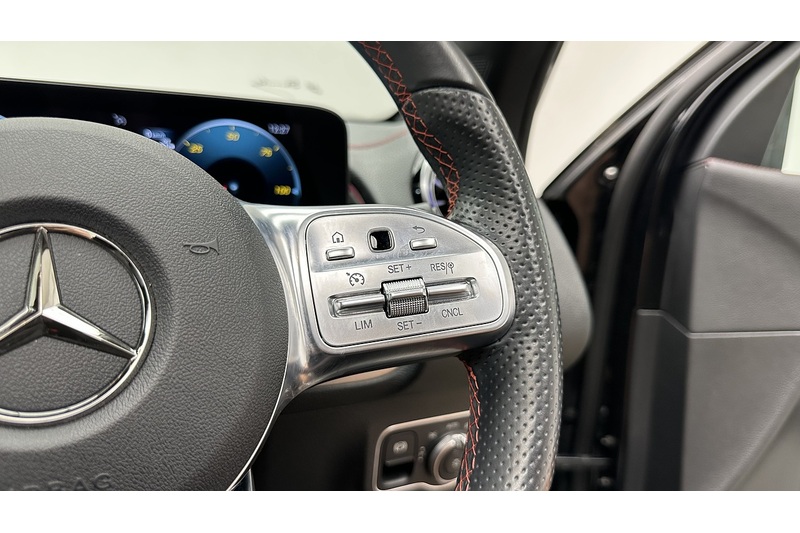 Mercedes-Benz EQB EQB 350 AMG Line - U4436