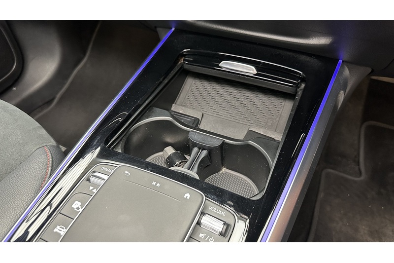 Mercedes-Benz EQB EQB 350 AMG Line - U4436