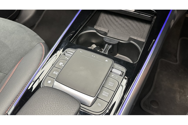 Mercedes-Benz EQB EQB 350 AMG Line - U4436
