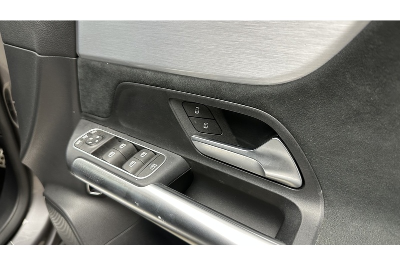 Mercedes-Benz EQA EQA 250 AMG Line - U4437