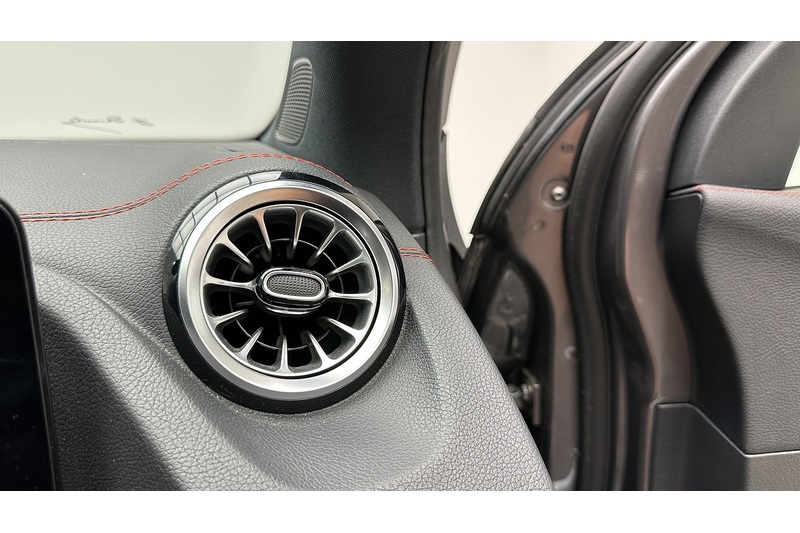 Mercedes-Benz EQA EQA 250 AMG Line - U4437
