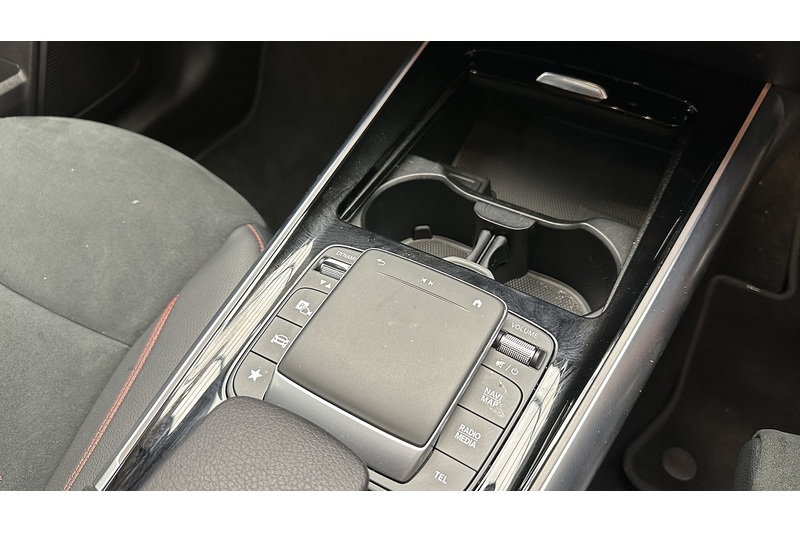 Mercedes-Benz EQA EQA 250 AMG Line - U4437