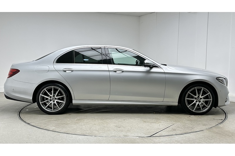 Mercedes-Benz E Class E220d AMG Line Edition - U4442