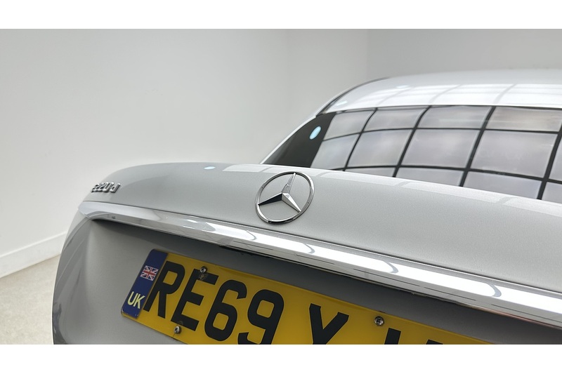 Mercedes-Benz E Class E220d AMG Line Edition - U4442