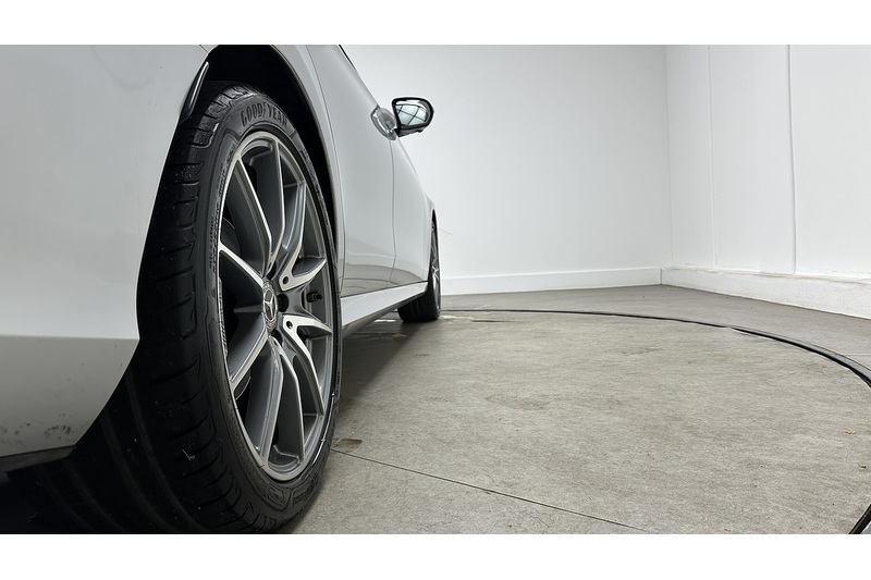 Mercedes-Benz E Class E220d AMG Line Edition - U4442