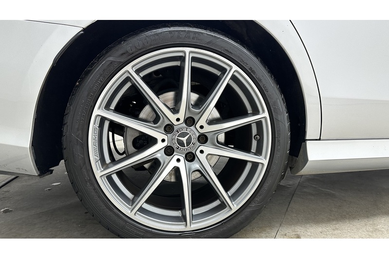 Mercedes-Benz E Class E220d AMG Line Edition - U4442