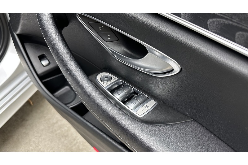 Mercedes-Benz E Class E220d AMG Line Edition - U4442