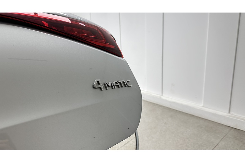 Mercedes-Benz EQB EQB 350 AMG Line - U4445