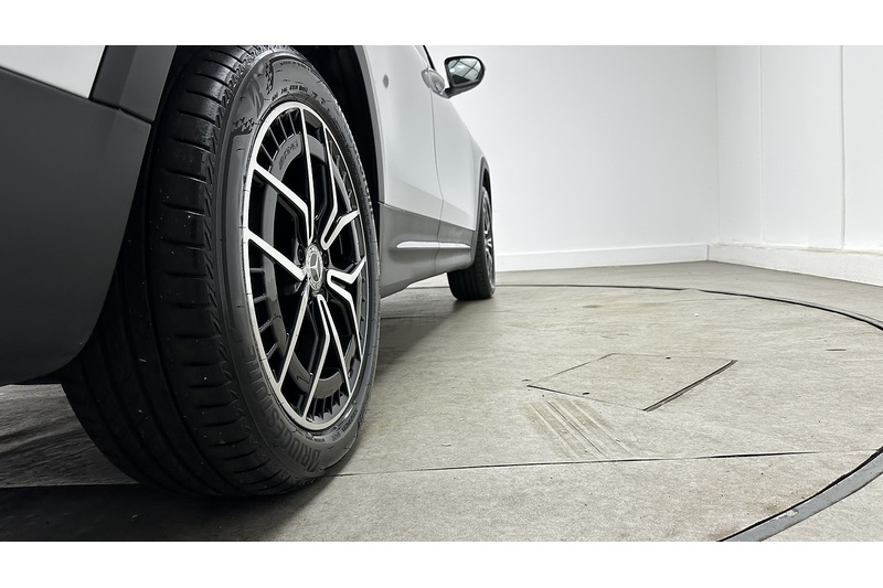 Mercedes-Benz EQB EQB 350 AMG Line - U4445