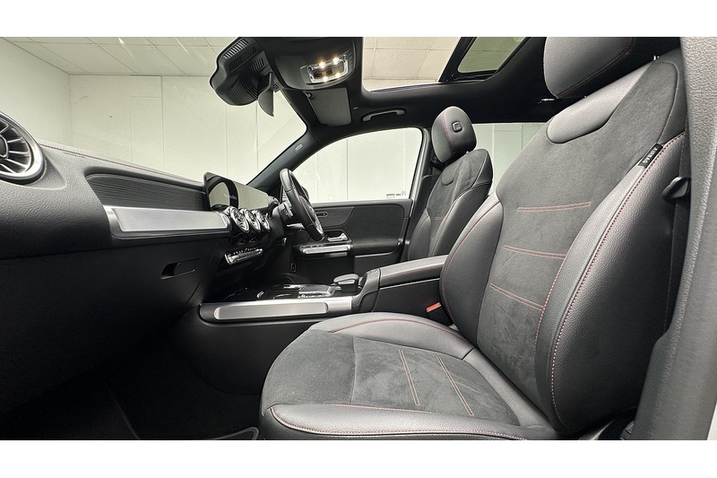 Mercedes-Benz EQB EQB 350 AMG Line - U4445